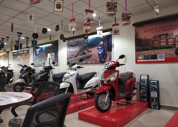 Santosh-Honda-Shopping-Motorcycle-dealers-Guntur-Andhra-Pradesh-1