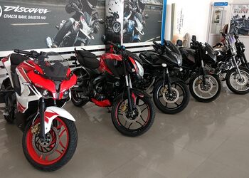 Siddhi-Vinayaka-Bajaj-Shopping-Motorcycle-dealers-Guntur-Andhra-Pradesh-1
