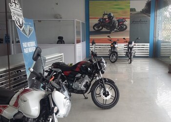 Siddhi-Vinayaka-Bajaj-Shopping-Motorcycle-dealers-Guntur-Andhra-Pradesh-2