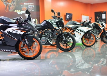 KTM-Six-Mile-Shopping-Motorcycle-dealers-Guwahati-Assam-1