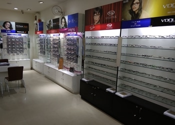 Titan-Eyeplus-Shopping-Opticals-Hazaribagh-Jharkhand