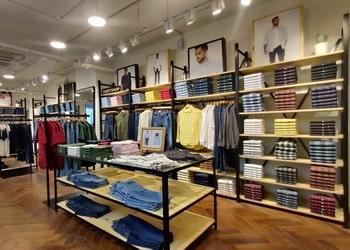 Levi-s-Exclusive-Store-Shopping-Clothing-stores-Hubballi-Dharwad-Karnataka-1
