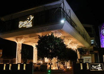 The-Hans-Hotel-Local-Businesses-3-star-hotels-Hubballi-Dharwad-Karnataka