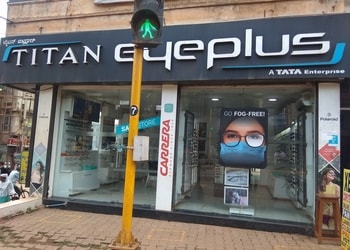 Titan-Eyeplus-Shopping-Opticals-Hubballi-Dharwad-Karnataka
