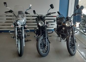Abhinandan-Bajaj-Shopping-Motorcycle-dealers-Hyderabad-Telangana-2