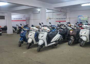 Raam-Honda-Shopping-Motorcycle-dealers-Hyderabad-Telangana-1