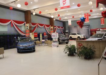 Radha-Krishna-Toyota-Shopping-Car-dealer-Hyderabad-Telangana-1