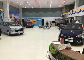 Radha-Krishna-Toyota-Shopping-Car-dealer-Hyderabad-Telangana-2