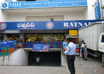 Ratnadeep-Super-Market-Shopping-Supermarkets-Hyderabad-Telangana