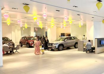 Vihaan-Auto-Ventures-Shopping-Car-dealer-Hyderabad-Telangana-1