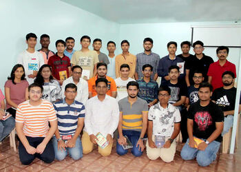 Damodar-Chemistry-Coaching-Classes-Education-Coaching-centre-Jalgaon-Maharashtra-1