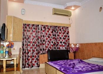 Hotel-SkyLark-Local-Businesses-Budget-hotels-Jamshedpur-Jharkhand-1
