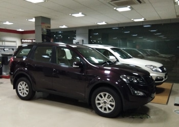 Mahindra-Paramount-Automotives-Shopping-Car-dealer-Jeypore-Odisha-1