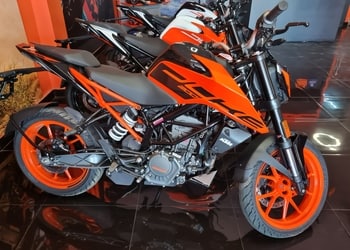 KTM-Showroom-Shopping-Motorcycle-dealers-Jhansi-Uttar-Pradesh-2