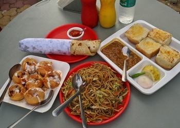 Delhi-Chaat-House-Food-Fast-food-restaurants-Jorhat-Assam-2