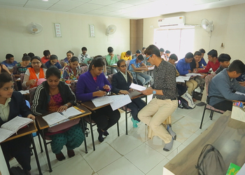 Monarch-The-Institute-of-English-Education-Coaching-centre-Junagadh-Gujarat-1