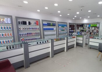 Big-C-Mobiles-Shopping-Mobile-stores-Karimnagar-Telangana-1
