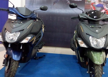 Sri-Vallabha-Yamaha-Shopping-Motorcycle-dealers-Karimnagar-Telangana-2