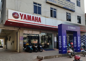 Sri-Vallabha-Yamaha-Shopping-Motorcycle-dealers-Karimnagar-Telangana