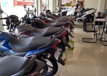 Srikanth-Honda-Shopping-Motorcycle-dealers-Karimnagar-Telangana-2