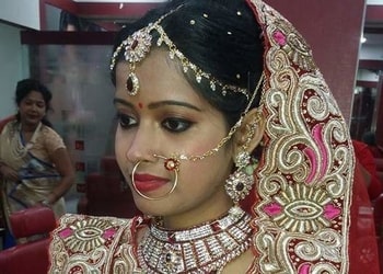 Katrina-Shahnaz-Entertainment-Beauty-parlour-Katihar-Bihar