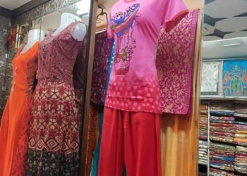 Geetasree-Gharana-Shopping-Clothing-stores-Kestopur-Kolkata-West-Bengal-2