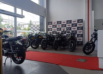 Honda-BigWing-Shopping-Motorcycle-dealers-Kochi-Kerala-2