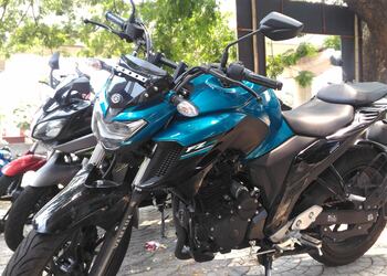 Indel-Yamaha-Showroom-Shopping-Motorcycle-dealers-Kochi-Kerala-2