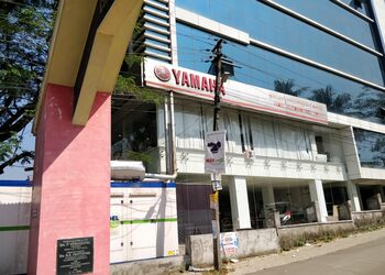 Indel-Yamaha-Showroom-Shopping-Motorcycle-dealers-Kochi-Kerala