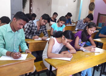 A-R-Shah-Coaching-Classes-Education-Coaching-centre-Kolhapur-Maharashtra-1