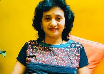 Sou-Sharada-Mohite-Professional-Services-Astrologers-Kolhapur-Maharashtra