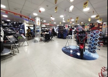 Dugar-Honda-Shopping-Motorcycle-dealers-Kolkata-West-Bengal-1