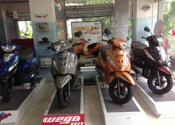 AKB-Motors-Shopping-Motorcycle-dealers-Kozhikode-Kerala-1