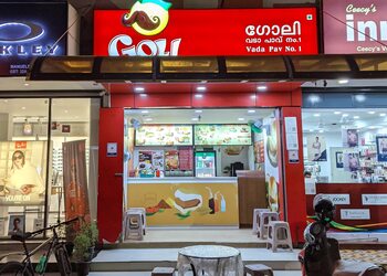 Goli-Vada-Pav-No-1-Food-Fast-food-restaurants-Kozhikode-Kerala