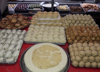 Shree-Gopal-Mistanna-Bhander-Food-Sweet-shops-Krishnanagar-West-Bengal-2