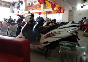 SLN-Motors-Shopping-Motorcycle-dealers-Kurnool-Andhra-Pradesh-1