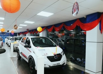 Dream-Nissan-Shopping-Car-dealer-Lucknow-Uttar-Pradesh-1
