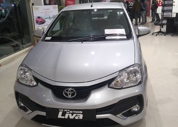 Sunny-Toyota-Shopping-Car-dealer-Lucknow-Uttar-Pradesh-2