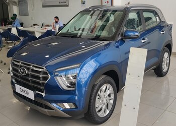 Goyal-Hyundai-Shopping-Car-dealer-Ludhiana-Punjab-1