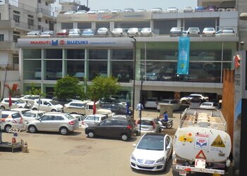 Sandhu-Automobiles-Shopping-Car-dealer-Ludhiana-Punjab