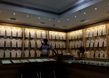 Lalithaa-Jewellery-Mart-Shopping-Jewellery-shops-Madurai-Tamil-Nadu-1
