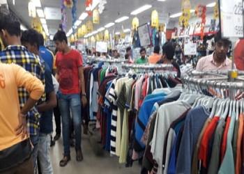 Baazar-Kolkata-Shopping-Clothing-stores-Malda-West-Bengal-1