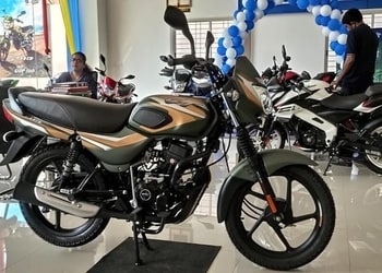 Supreme-Bajaj-Shopping-Motorcycle-dealers-Mangalore-Karnataka-2