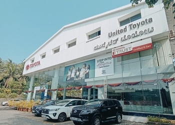 United-Toyota-Shopping-Car-dealer-Mangalore-Karnataka