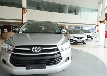 Grand-Toyota-Shopping-Car-dealer-Meerut-Uttar-Pradesh-2