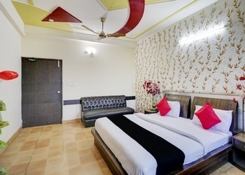Hotel-Mukut-Mahal-Local-Businesses-3-star-hotels-Meerut-Uttar-Pradesh-2