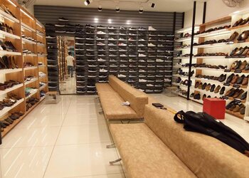 Mahajan-Shooz-Shopping-Shoe-Store-Mohali-Punjab-2