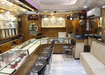 Goberdhan-Ram-Ramashish-Prasad-And-Sons-Shopping-Jewellery-shops-Muzaffarpur-Bihar-1