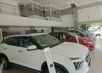 Advaith-Hyundai-Car-Showroom-Shopping-Car-dealer-Mysore-Karnataka-1