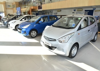 Advaith-Hyundai-Car-Showroom-Shopping-Car-dealer-Mysore-Karnataka-2